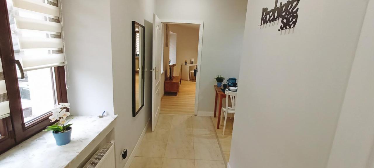 Apartament Granatowy Swietoduska 12 Lublin Extérieur photo