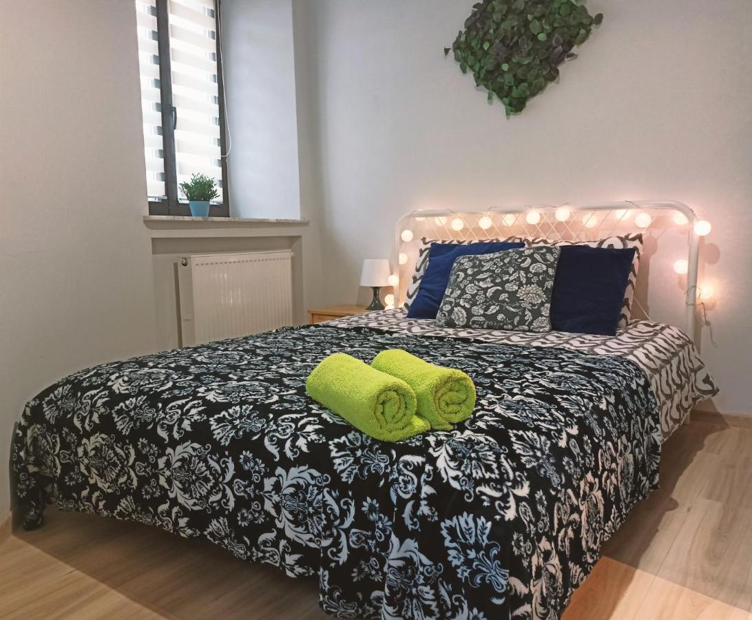 Apartament Granatowy Swietoduska 12 Lublin Extérieur photo